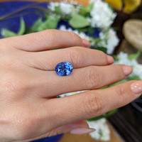 4.53 Ct. Blue Sapphire from Ceylon (Sri Lanka) Life Style