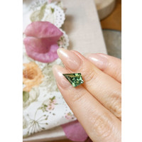 4.09 Ct. Green Sapphire from Ceylon (Sri Lanka) Life Style