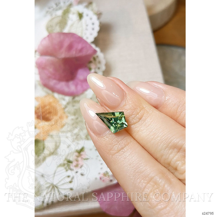 4.09 Ct. Green Sapphire from Ceylon (Sri Lanka)