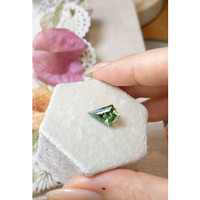 4.09 Ct. Green Sapphire from Ceylon (Sri Lanka) Life Style