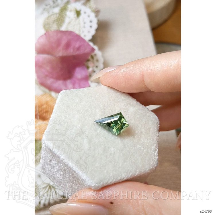 4.09 Ct. Green Sapphire from Ceylon (Sri Lanka)