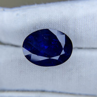 16.57 Ct. Blue Sapphire from Ceylon (Sri Lanka) Life Style
