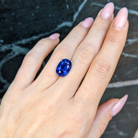8.20 Ct. Blue Sapphire from Ceylon (Sri Lanka) Life Style