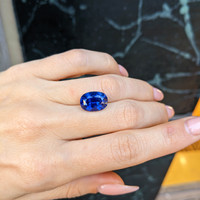 8.20 Ct. Blue Sapphire from Ceylon (Sri Lanka) Life Style