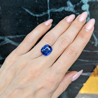 8.58 Ct. Blue Sapphire from Ceylon (Sri Lanka) Life Style