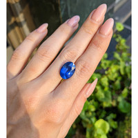 8.20 Ct. Blue Sapphire from Ceylon (Sri Lanka) Life Style