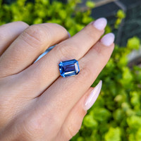 5.06 Ct. Blue Sapphire from Ceylon (Sri Lanka) Life Style