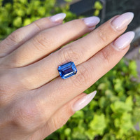 5.06 Ct. Blue Sapphire from Ceylon (Sri Lanka) Life Style