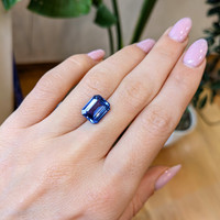 5.06 Ct. Blue Sapphire from Ceylon (Sri Lanka) Life Style