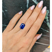 5.03 Ct. Blue Sapphire from Ceylon (Sri Lanka) Life Style