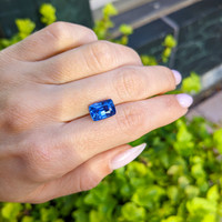 5.03 Ct. Blue Sapphire from Ceylon (Sri Lanka) Life Style