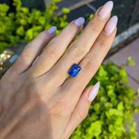 5.03 Ct. Blue Sapphire from Ceylon (Sri Lanka) Life Style