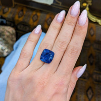 13.46 Ct. Blue Sapphire from Ceylon (Sri Lanka) Life Style