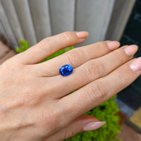 4.00 Ct. Blue Sapphire from Ceylon (Sri Lanka) Life Style
