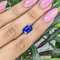 4.02 Ct. Blue Sapphire from Ceylon (Sri Lanka) Life Style