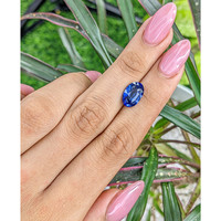 4.56 Ct. Blue Sapphire from Ceylon (Sri Lanka) Life Style