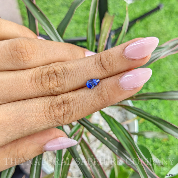 1.04 Ct. Blue Sapphire from Ceylon (Sri Lanka)