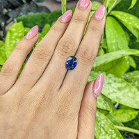 4.32 Ct. Blue Sapphire from Madagascar Life Style