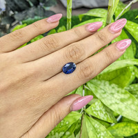 4.32 Ct. Blue Sapphire from Madagascar Life Style