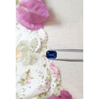 2.93 Ct. Blue Sapphire from Ceylon (Sri Lanka) Life Style