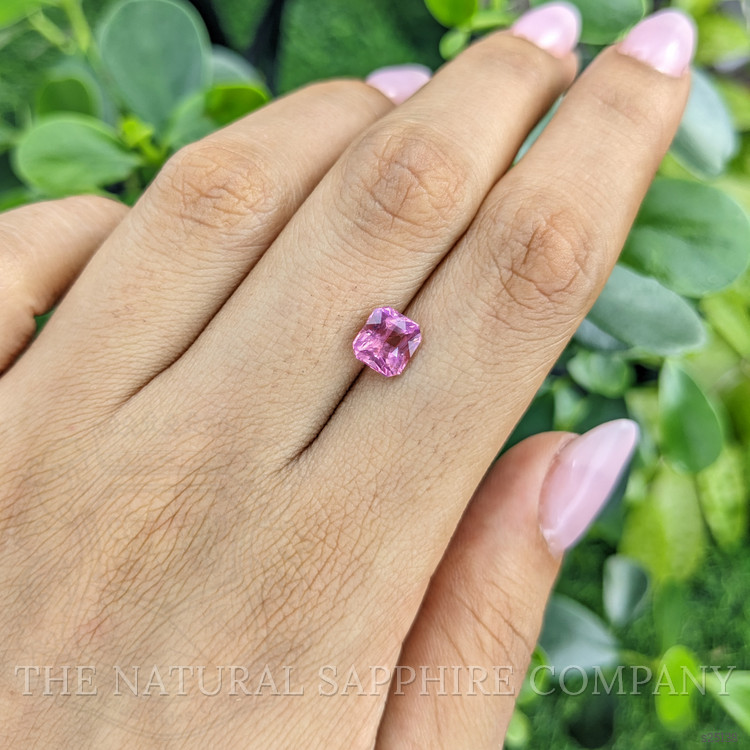1.67 Ct. Pink Sapphire from Ceylon (Sri Lanka)