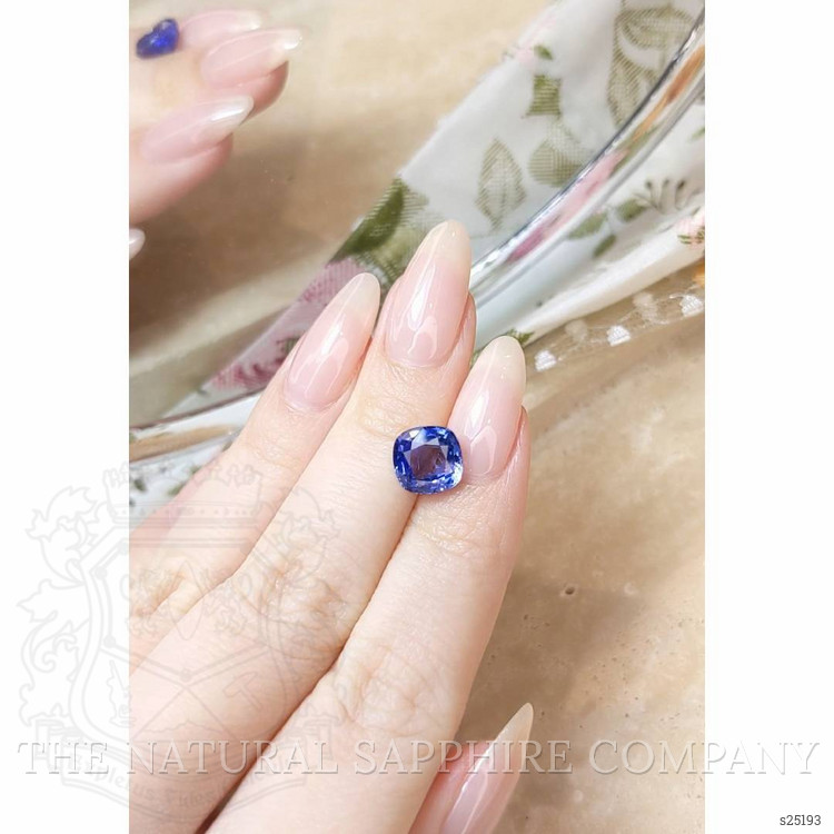 3.92 Ct. Blue Sapphire from Ceylon (Sri Lanka)