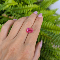 3.46 Ct. Bi Color Sapphire from Thailand Life Style