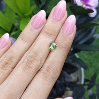 1.04 Ct. Bi Color Sapphire from Australia Life Style