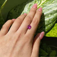 3.10 Ct. Pinkish Purple Sapphire from Ceylon (Sri Lanka) Life Style