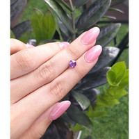 1.00 Ct. Color Change Sapphire from Ceylon (Sri Lanka) Life Style