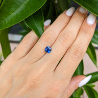 1.02 Ct. Blue Sapphire from Ceylon (Sri Lanka) Life Style
