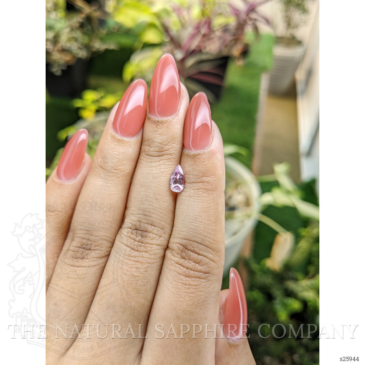 0.85 Ct. Pink Sapphire from Ceylon (Sri Lanka)