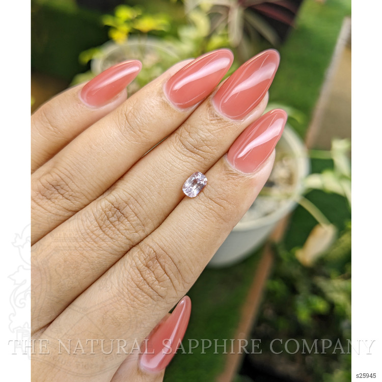 0.76 Ct. Pink Sapphire from Ceylon (Sri Lanka)