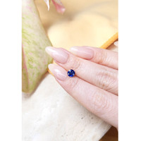 1.02 Ct. Blue Sapphire from Ceylon (Sri Lanka) Life Style