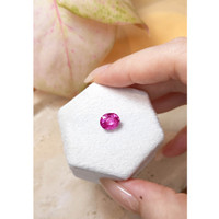 3.09 Ct. Pink Sapphire from Ceylon (Sri Lanka) Life Style