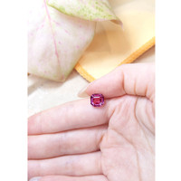 4.63 Ct. Pink Sapphire from Ceylon (Sri Lanka) Life Style