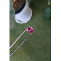 5.09 Ct. Pink Sapphire from Ceylon (Sri Lanka) Life Style