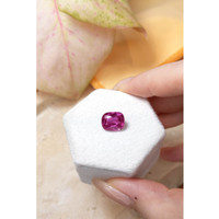 5.09 Ct. Pink Sapphire from Ceylon (Sri Lanka) Life Style