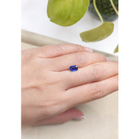 1.01 Ct. Blue Sapphire from Ceylon (Sri Lanka) Life Style