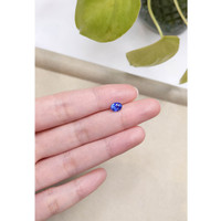 1.09 Ct. Blue Sapphire from Ceylon (Sri Lanka) Life Style