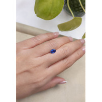 1.09 Ct. Blue Sapphire from Ceylon (Sri Lanka) Life Style