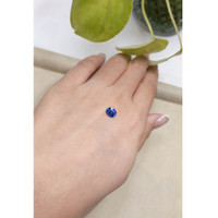 1.05 Ct. Blue Sapphire from Ceylon (Sri Lanka) Life Style