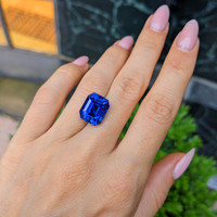 12.72 Ct. Blue Sapphire from Ceylon (Sri Lanka) Life Style