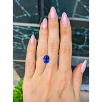 3.32 Ct. Blue Sapphire from Ceylon (Sri Lanka) Life Style
