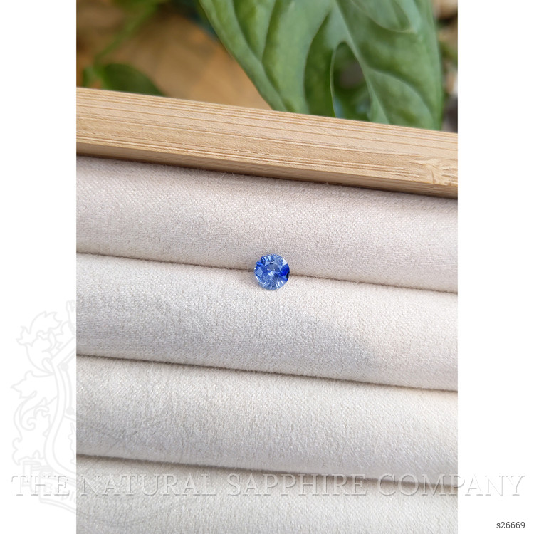 0.80 Ct. Bi Color Sapphire from Ceylon (Sri Lanka)
