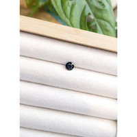 0.85 Ct. Blue Sapphire from Ceylon (Sri Lanka) Life Style