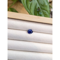 2.20 Ct. Blue Sapphire from Ceylon (Sri Lanka) Life Style