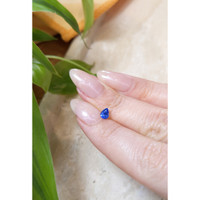 0.45 Ct. Blue Sapphire from Ceylon (Sri Lanka) Life Style