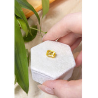 3.51 Ct. Yellow Sapphire from Ceylon (Sri Lanka) Life Style