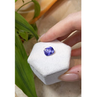 4.54 Ct. Blue Sapphire from Ceylon (Sri Lanka) Life Style